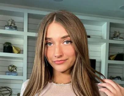 slylar mae|Skylar Mae Bio, Age, Net Worth, Height, Weight, Boyfriend & More